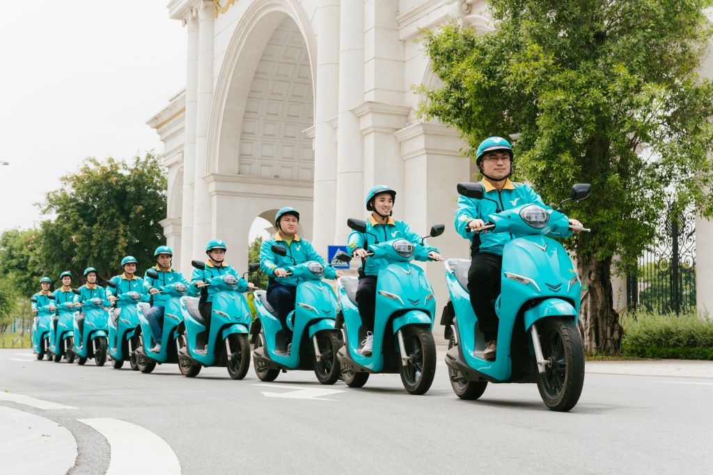 Nhiều hãng xe ôm công nghệ đã lựa chọn xe điện để khai thác dịch vụ di chuyển